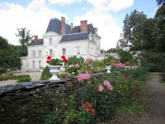 Chambres d'hôtes Château de Mirvault, Chambre d'hôtes en Mayenne