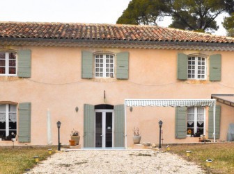 Commanderie des taillades, Chambre d'hôtes dans les Bouches-du-Rhône