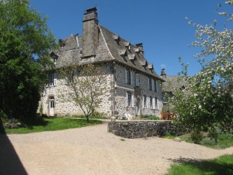 Chambres d'hôtes Le Cousques, Chambre d'hôtes dans le Cantal