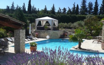 Domaine Le Lantana, Chambre d'hôtes dans le Vaucluse